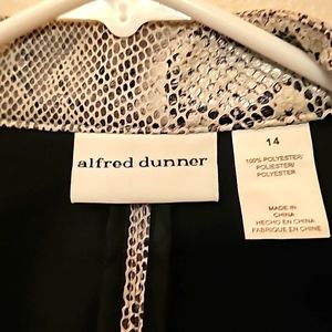 Alfresco Dunner womens size 14 snake print jacket